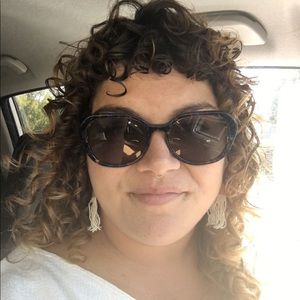 Meet your Posher, Elena